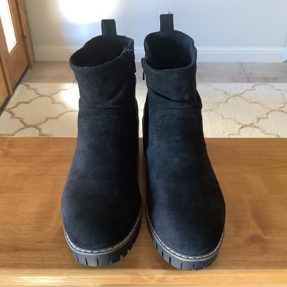 New Black Lug Sole Boots - Picture 1 of 4